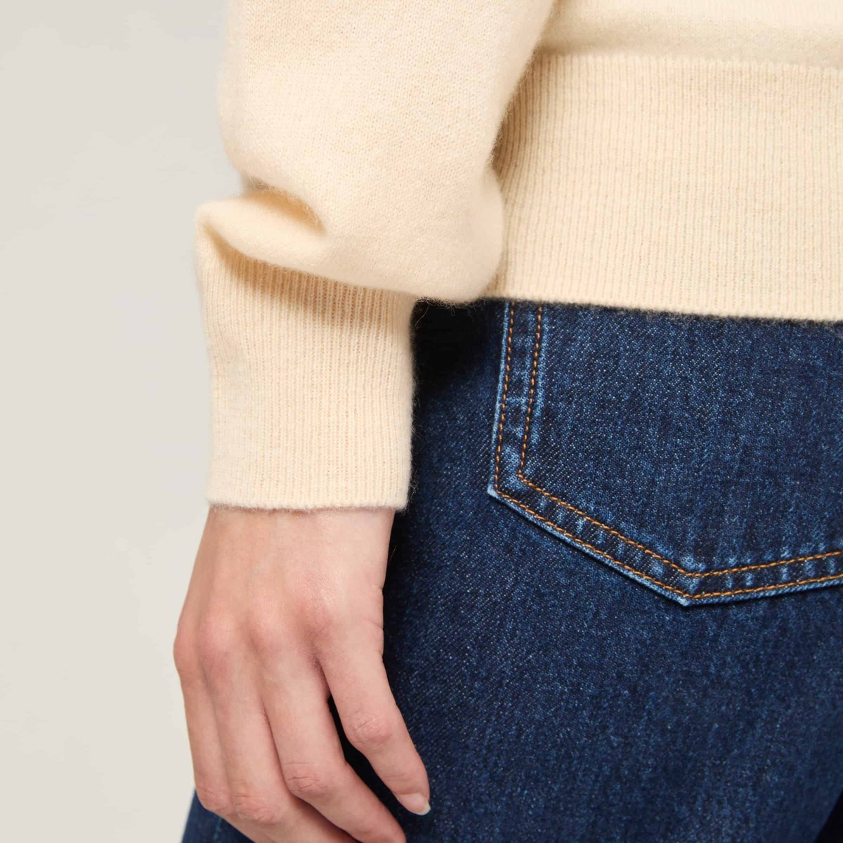 Women's Cashmere Crewneck Sweater - Image 6