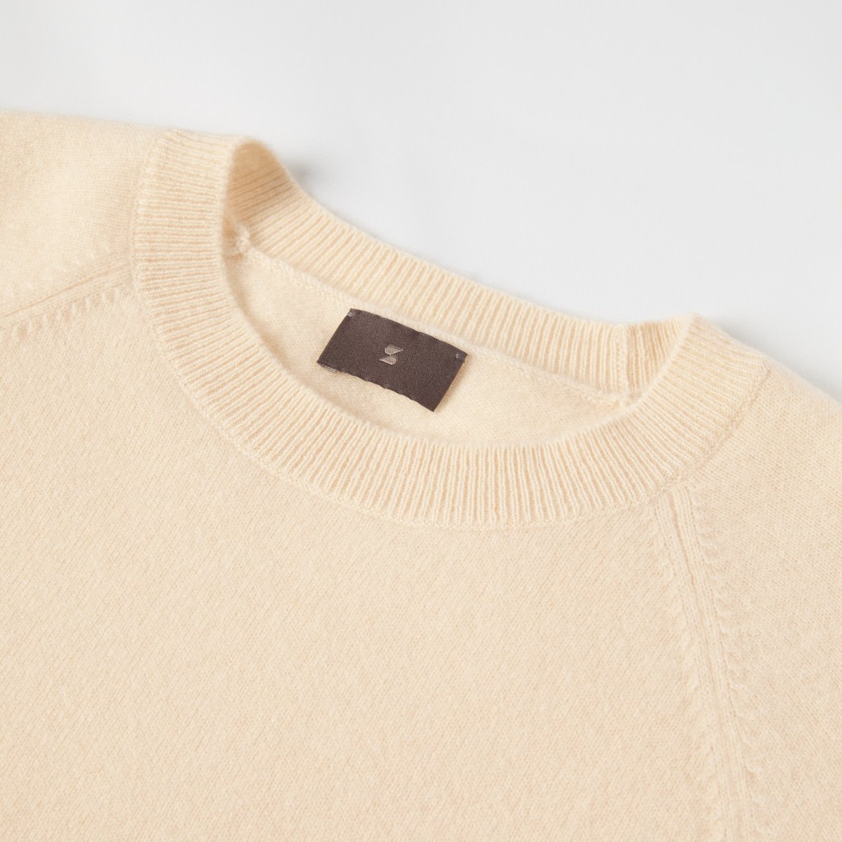 Women's Cashmere Crewneck Sweater - Image 8